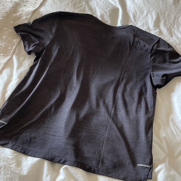 Men’s Nike dri-fit running top - Picture 4 of 4